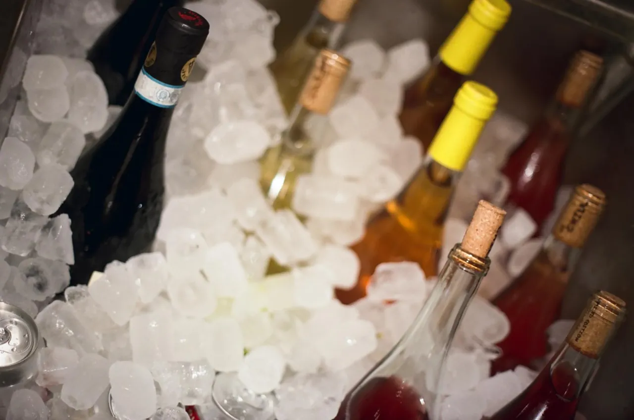 Wine on ice for an Abrazo night